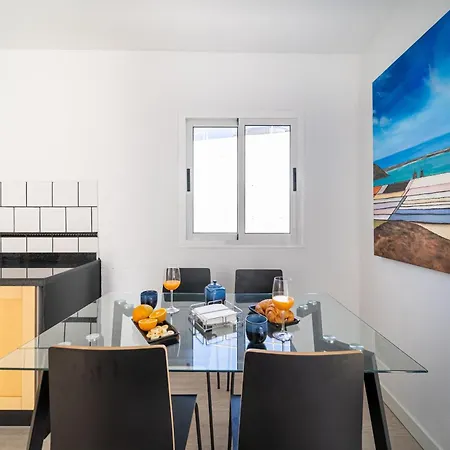 Casa Cuestas * Tías